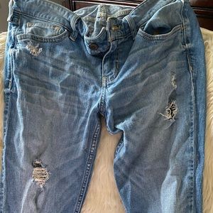 Hollister Co. distressed skinny jeans